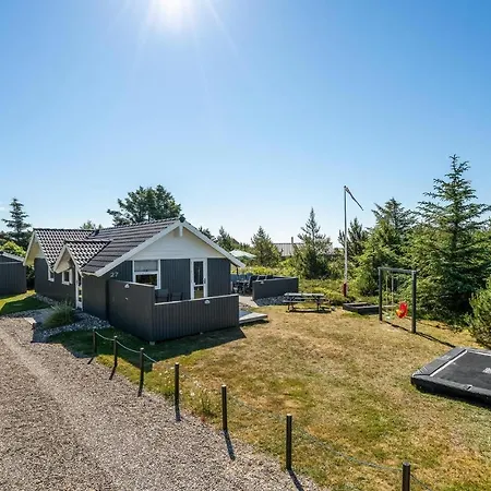 Holiday home Gorgeous In Hvide Sande With Kitchen